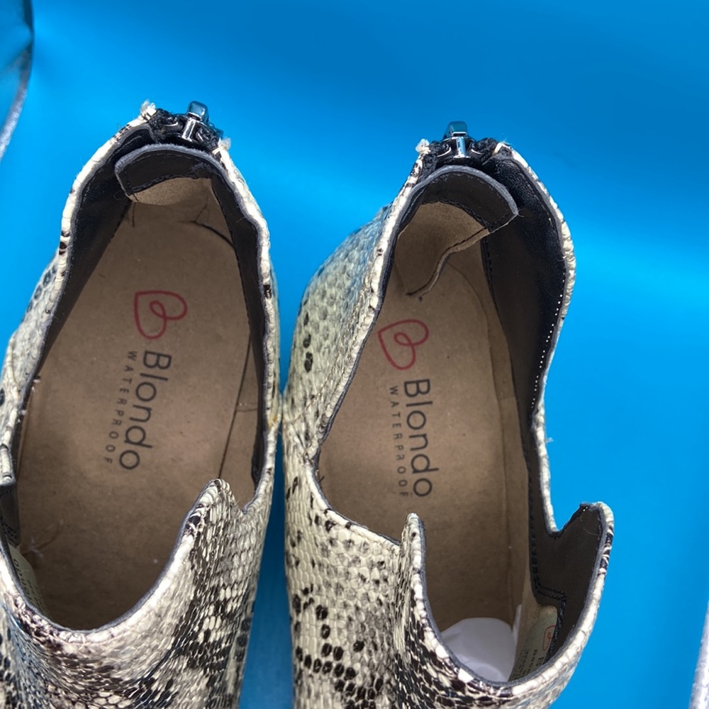 Women’s NWOB Blondo Women's Neda Waterproof Ankle Bootie, snakeskin print. Sz 9M - Picture 4 of 11